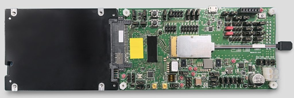 铠侠 AIO Core 和 Kyocera 开发 PCIe Gen5 over Optics SSD