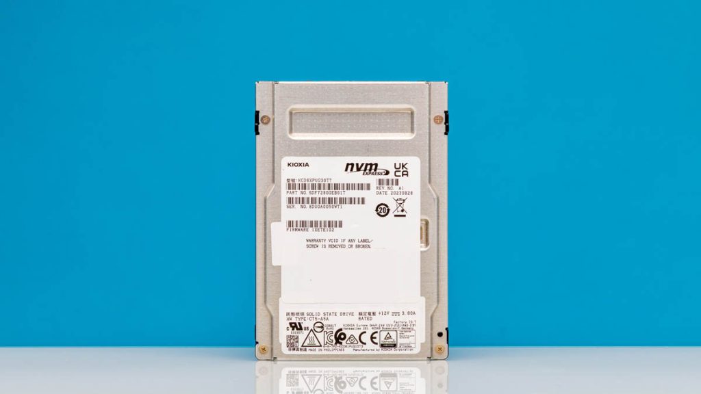 铠侠CD8P-R 正面标签
