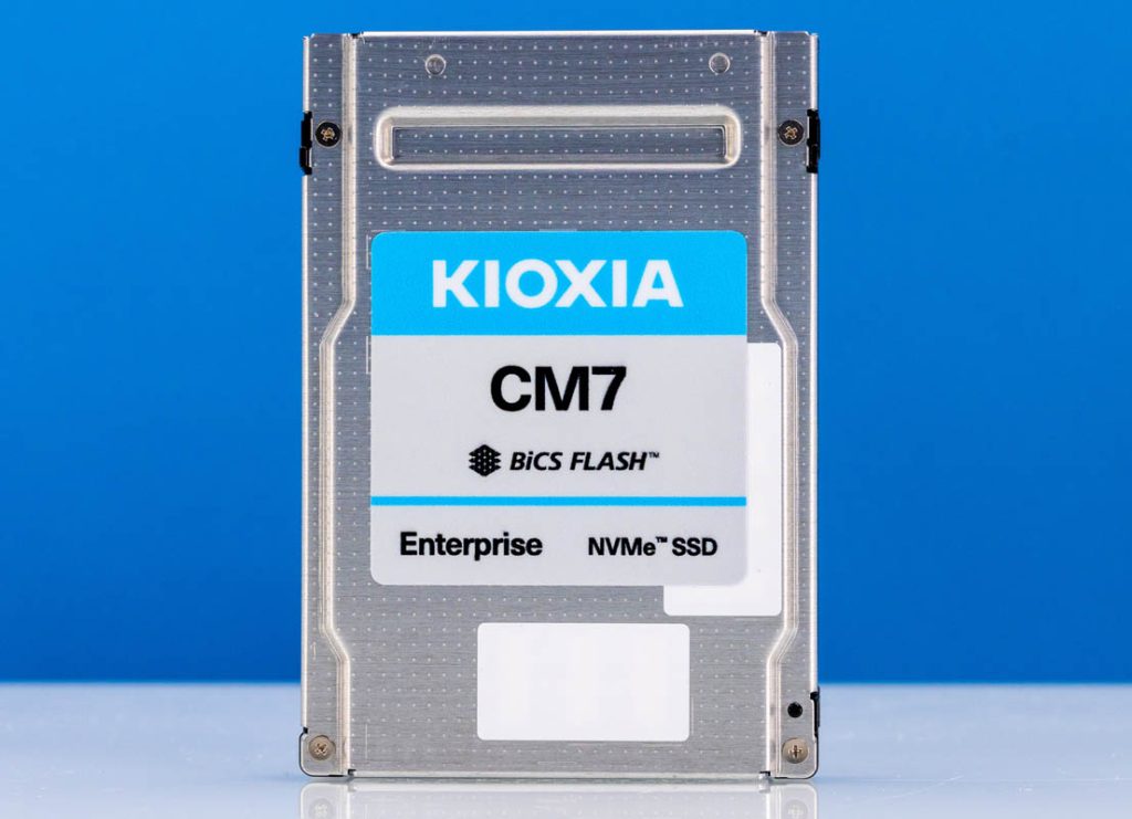 Kioxia CM7 SSD 正面