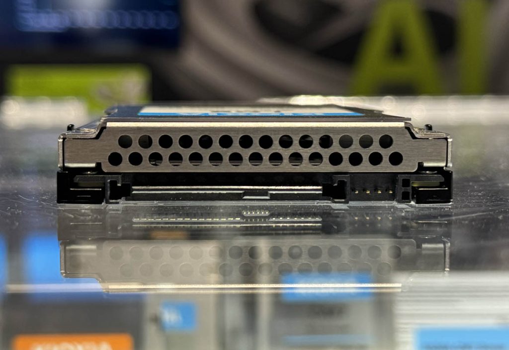 铠侠 LC9 端口侧 NVIDIA GTC 2025